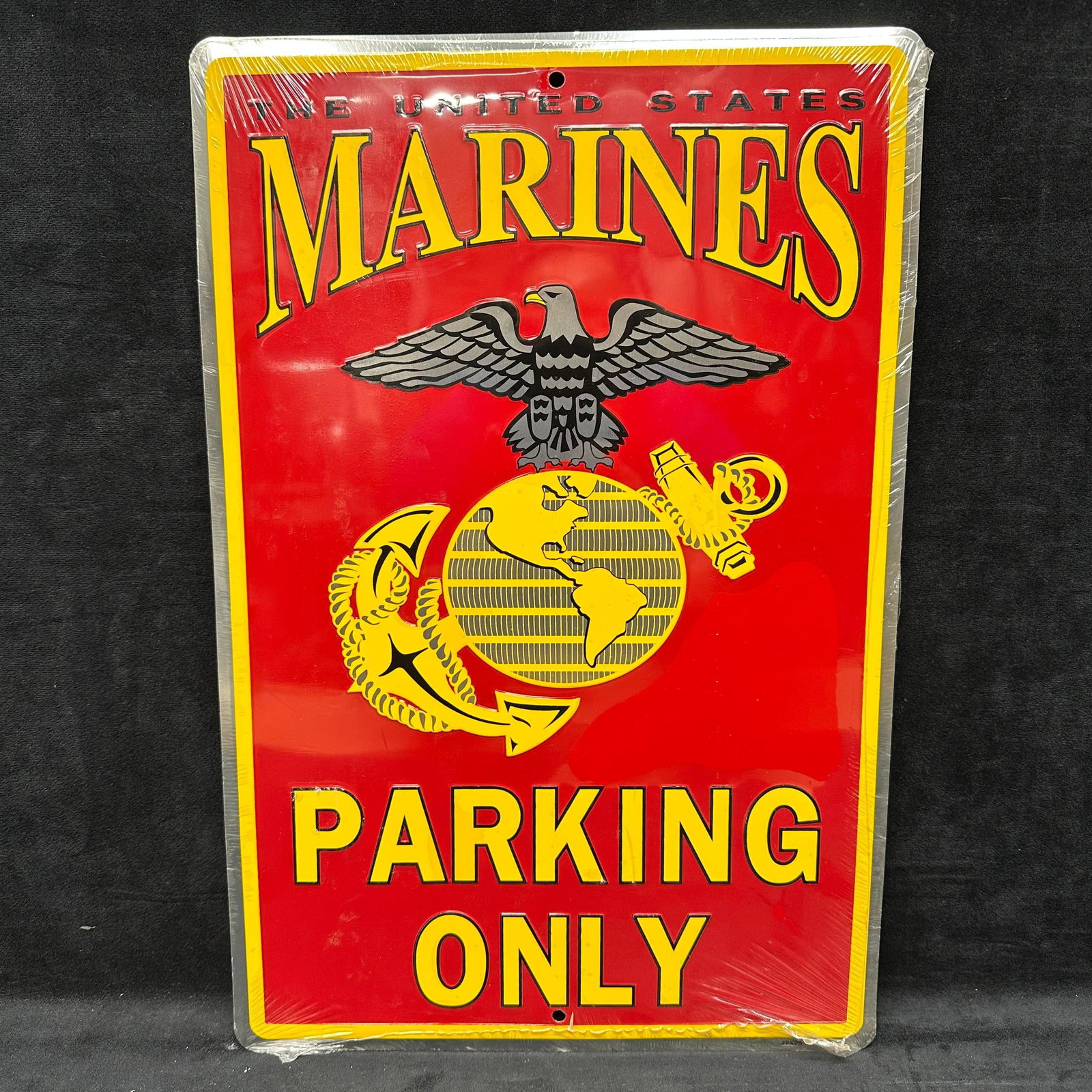 United States Marines Parking Only Metal Tin Sign USMC: Sealed. This item is in like-new, previously displayed condition with light wear and surface markings. Please reference all photos for full details. Sign: 18" x 12". Weight: 0.5 lbs.
