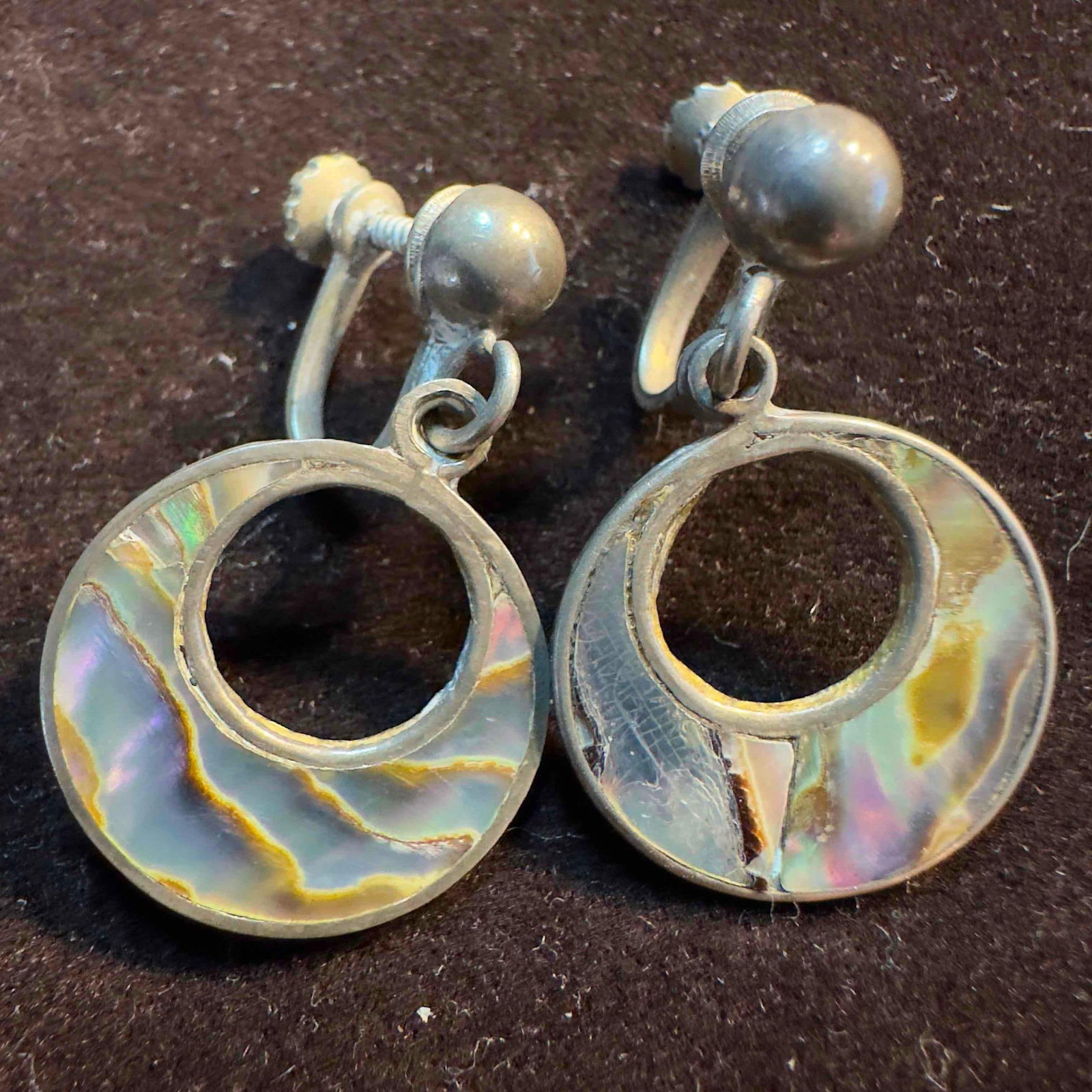 Mexico 925 Abalone Shell Sterling Circular Earrings A63: This item is in good pre-owned, previously used/displayed condition with noticeable light wear, and surface scratches. Please reference all photos for full details. This piece of jewelry has been