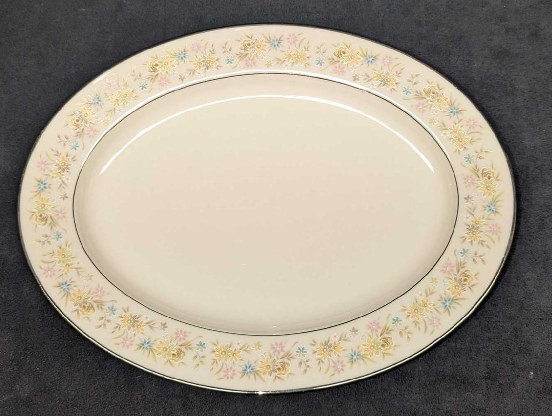 Noritake Blossom Time 13" Oval Serving Platter: Noritake Blossom Time 13" Oval Serving Platter. This is approx 13 5/8" x 10 1/2" x 1 1/2" and it weighs 2.13 lbs. Please see the images as they are part of the description. The "Blossom Time" de