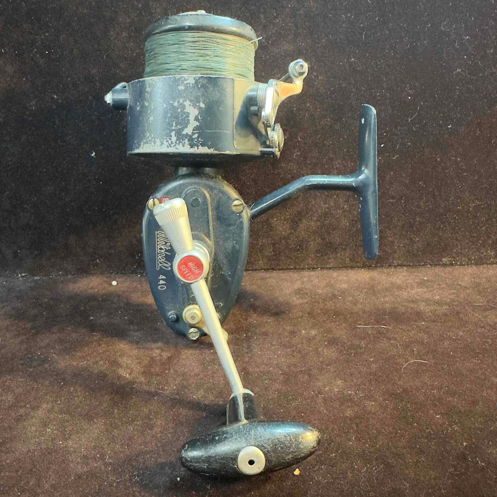 Garcia Mitchell 440 1970's Vintage High Speed Spinning Reel Made in France: Garcia Mitchell 440 1970's Vintage High Speed Spinning Reel Made in France . Spinning function working well, light wear, scratches, and some paint chipped off. This item is in pre-owned, previousl