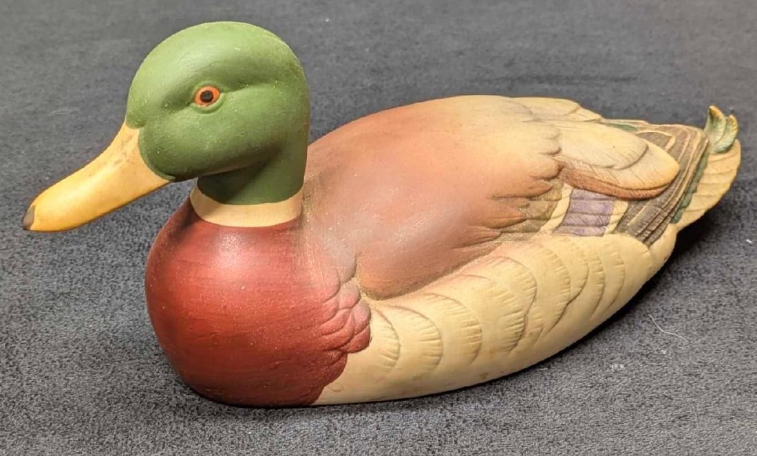 Vintage Andrea By Sadek Mallard Duck Porcelain Figurine: Vintage Andrea By Sadek Mallard Duck Porcelain Figurine. This is approx 4" x 9 1/4" x 4" and it weighs 0.78lb. The figurine has some small markings.