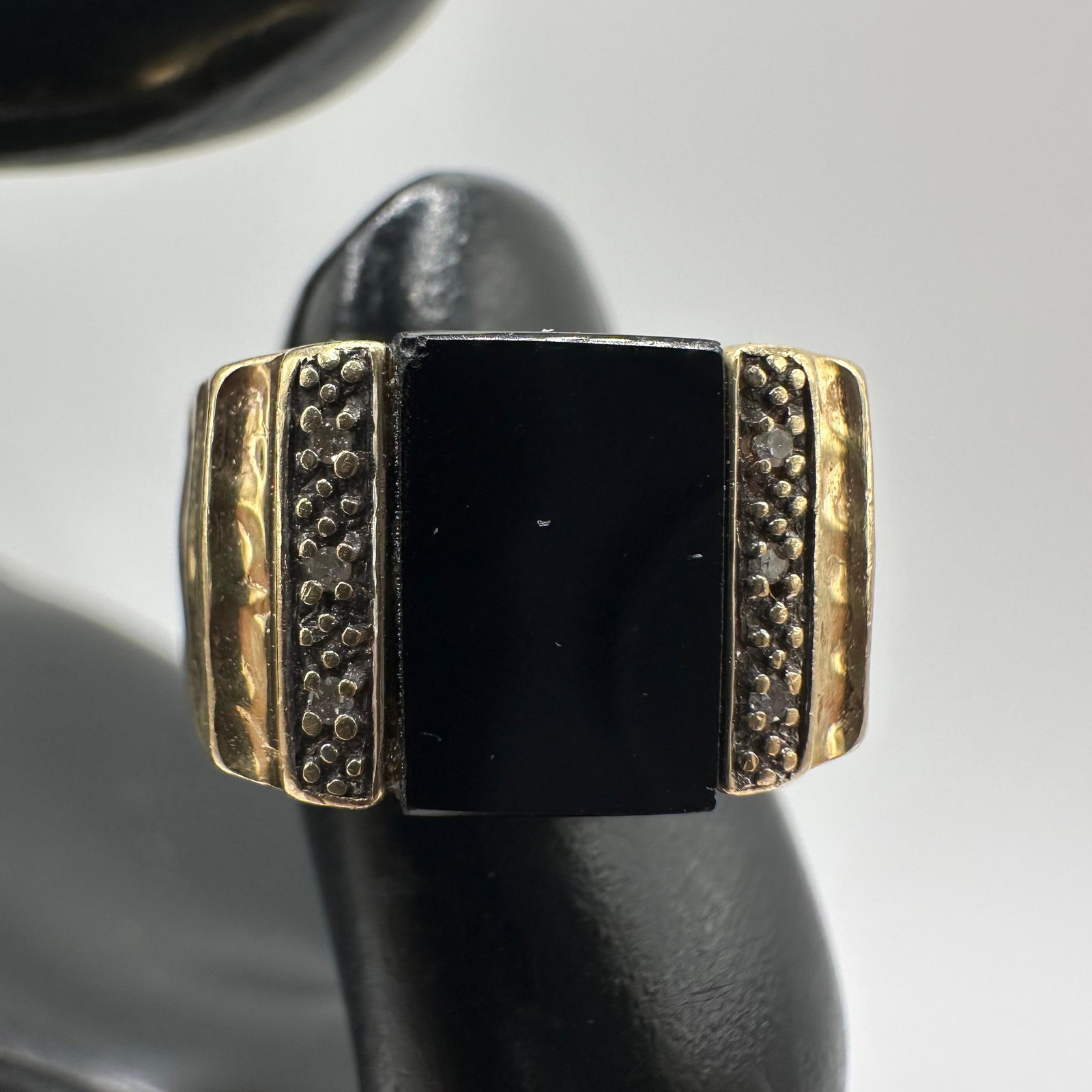 14K Gold Square Black Onyx Accent Diamond Ring X5: This item is in good pre-owned, previously used/displayed condition with noticeable light wear and surface scratches. Please reference all photos for full details. This piece of jewelry has been