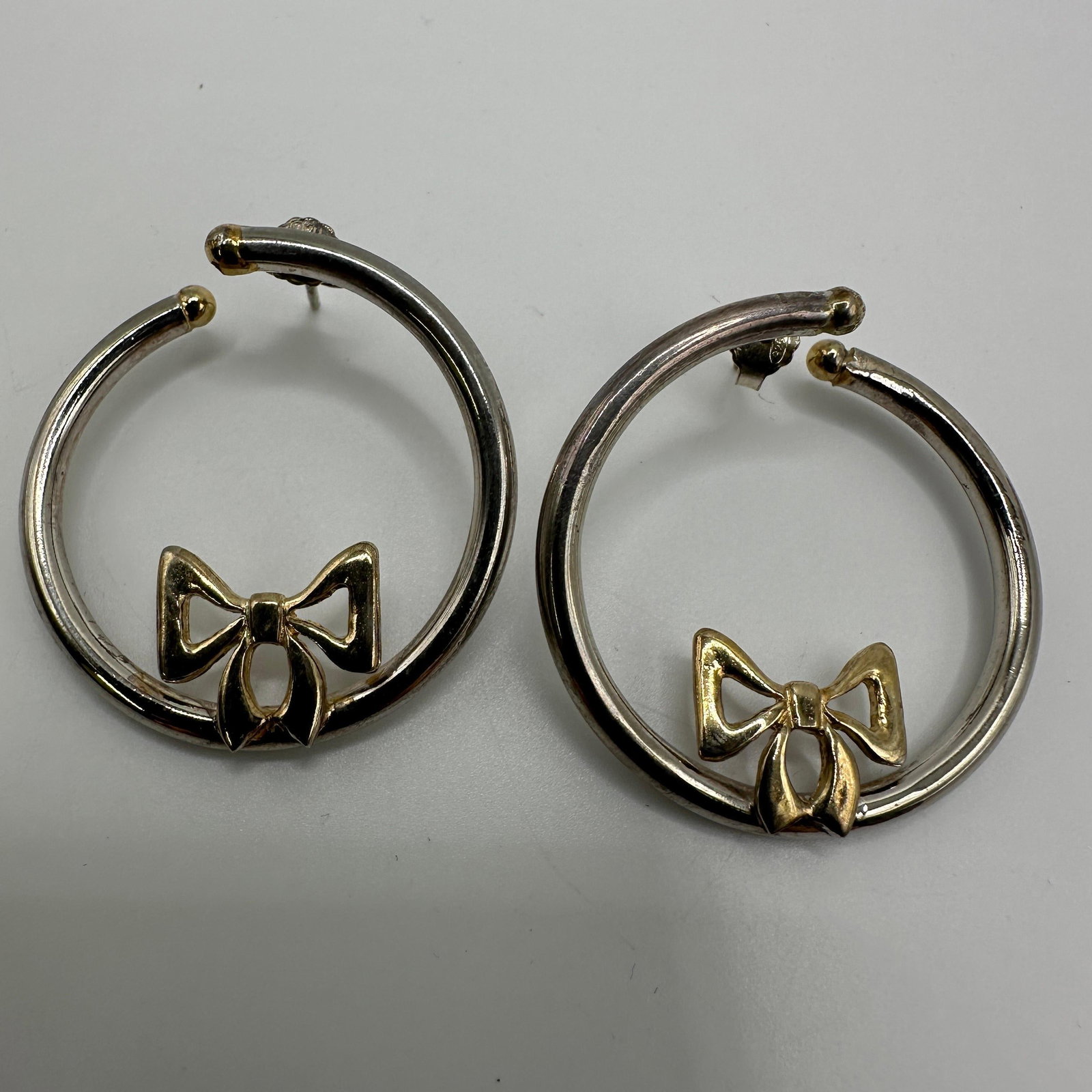 925 Sterling Silver Circular Design Bow Gold Earrings A32