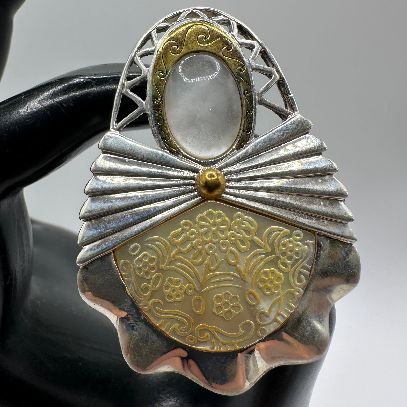 Carolyn Pollack Relios Sterling Brass Mother of Pearl Brooch Moonstone Pendant: This item is in good pre-owned, previously used/displayed condition with noticeable light wear and surface scratches. Please reference all photos for full details. This piece of jewelry has been caref