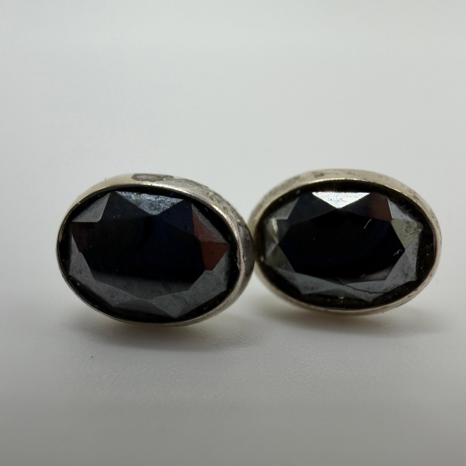 Hematite Faceted Stone 14K White Gold Earrings: This item is in good pre-owned condition, previously used/displayed, with noticeable light wear and surface scratches. Please reference all photos for full details. This piece of jewelry has been care