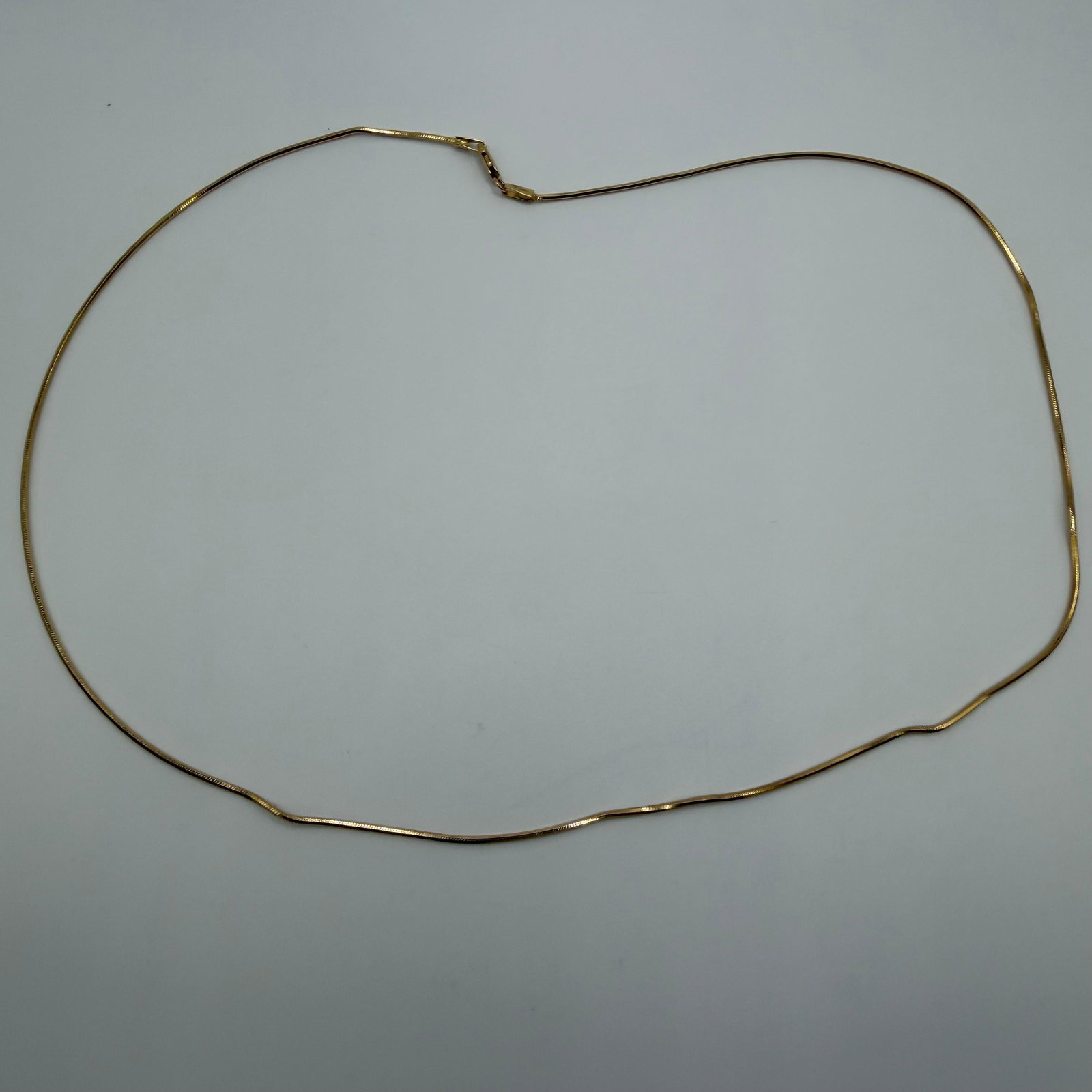 14K Italy Milor 585 Yellow Gold Snake Cable Style Chain Necklace: This item is in good pre-owned condition, previously used/displayed, with noticeable light wear and surface scratches. Please reference all photos for full details. This piece of jewelry has been care