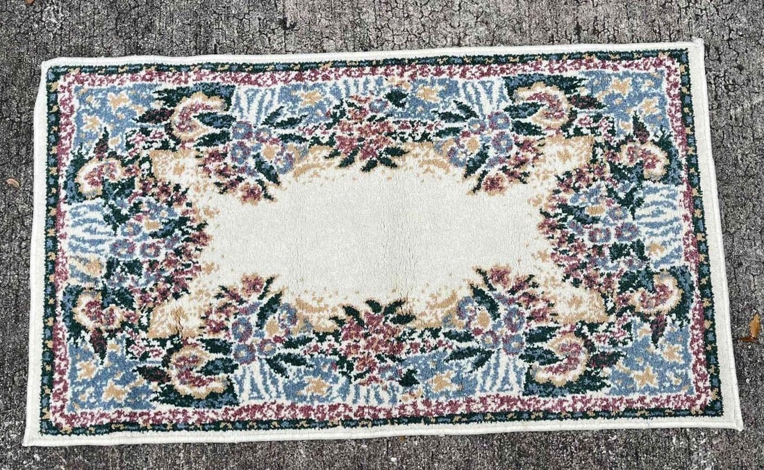 Machine Woven Area Rug By Beaulieu: This lot contains Machine Woven Area Rug By Beaulieu. The rug is approx 23" x 41". This rug is made of 100% Twisted 2 Ply Olefin. When rolled up the rug is approx 25" x 7" x 2 1/2". Total we
