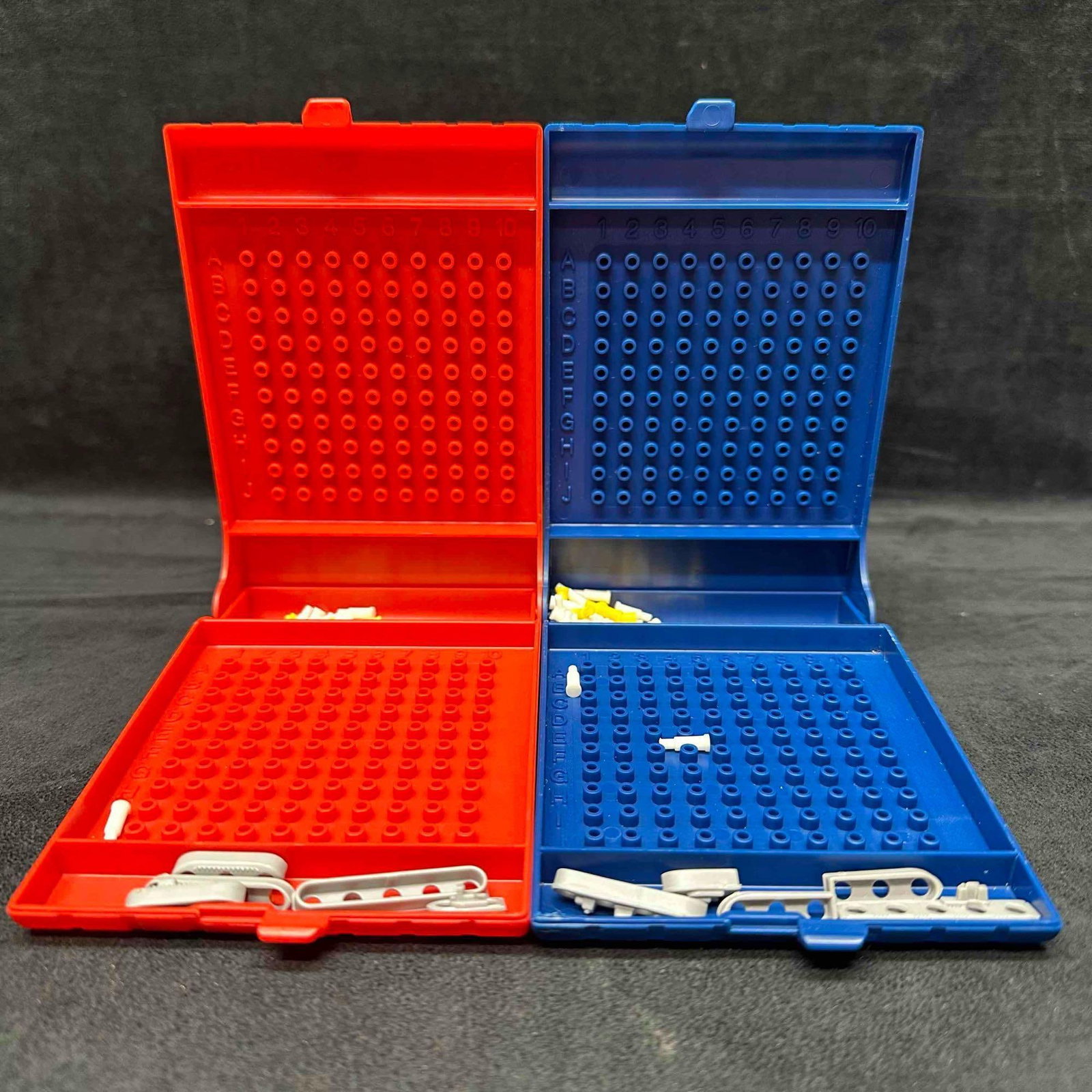 Vintage 1984 Travel Battleship Game Milton Bradley: These items are in good pre-owned previously displayed condition, with light wear, and some surface scratches. Please reference all photos for full details. Binder: 8" x 4" x 1 1/2". Weigh