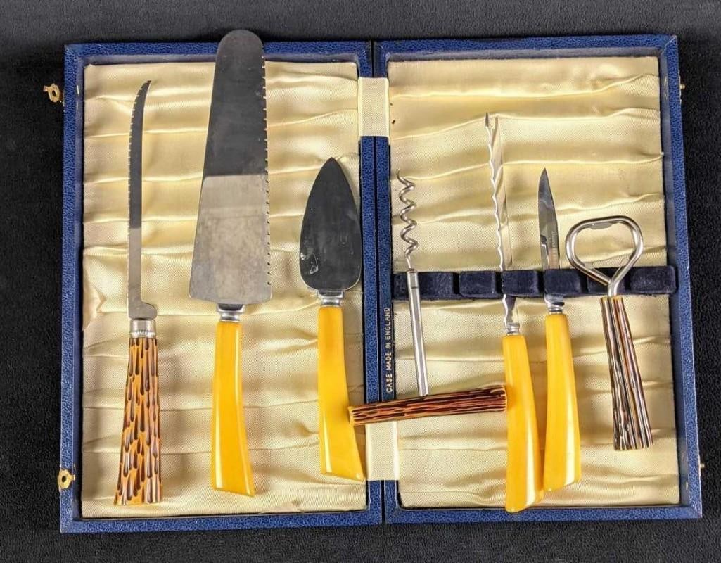 Vintage Stainless Steel Cocktail Cutlery Set: Vintage Stainless Steel Cocktail Cutlery Set This is a mixed set of small cutlery items. These are all stainless steel and in pretty good condition with no known damage. The handles are made of Bakeli