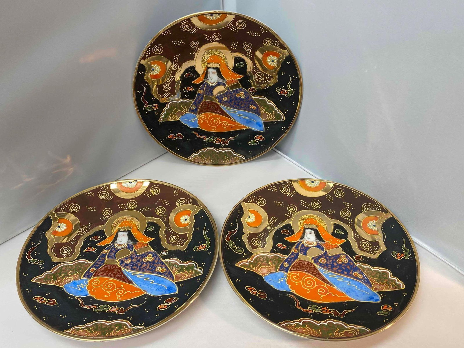 Vintage Japan Hand Painted Enamel Moriage Porcelain Plates Set of 3: Vintage Japan Hand Painted Moriage Plates Set of 3 3 Plates in all 7 1/8 " Round 1.5 lbs Porcelain Marked " Hand Painted In Japan" Enamel Very Good Condition&