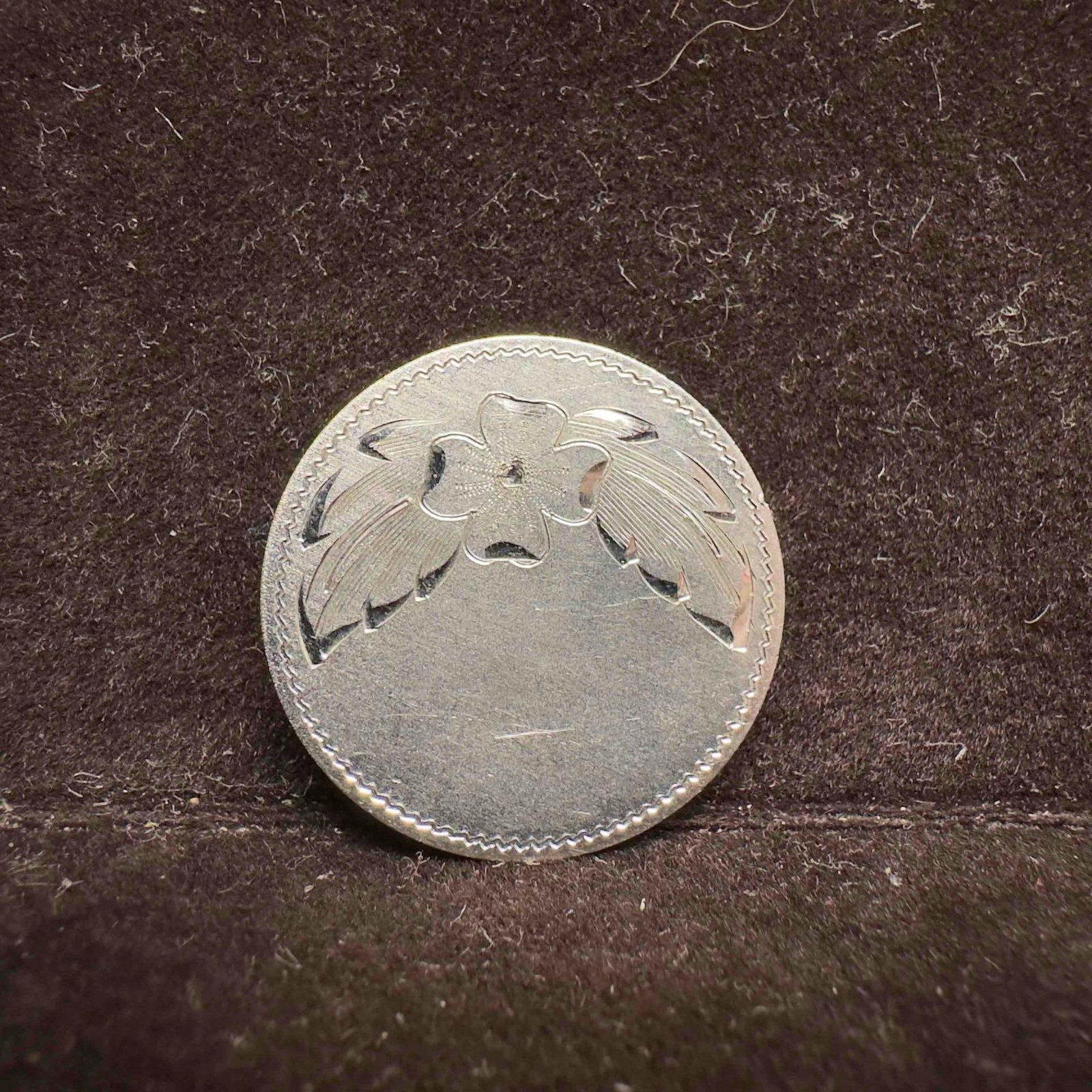 Dubarry Sterling Silver Etched Dogwood Flower Round Brooch Pin: This item is in good pre-owned, previously used/displayed condition with noticeable light wear, and surface scratches. Please reference all photos for full details. This piece of jewelry has been