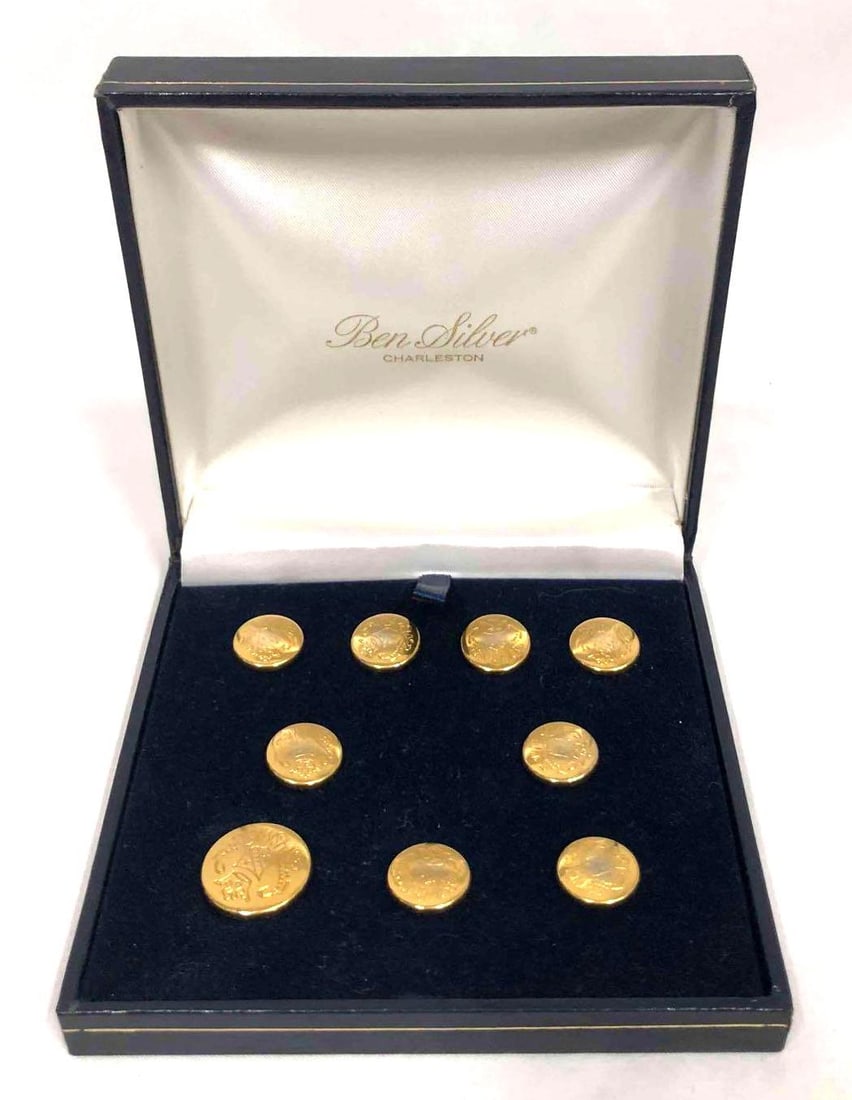 Emory Blazer Buttons By Ben Silver Charleston: This lot contains a set of Emory blazer buttons by Ben Silver Charleston. Perfect gift for an Emory graduate or accepted student.These blazer buttons come in their original box and are 14k gold plated
