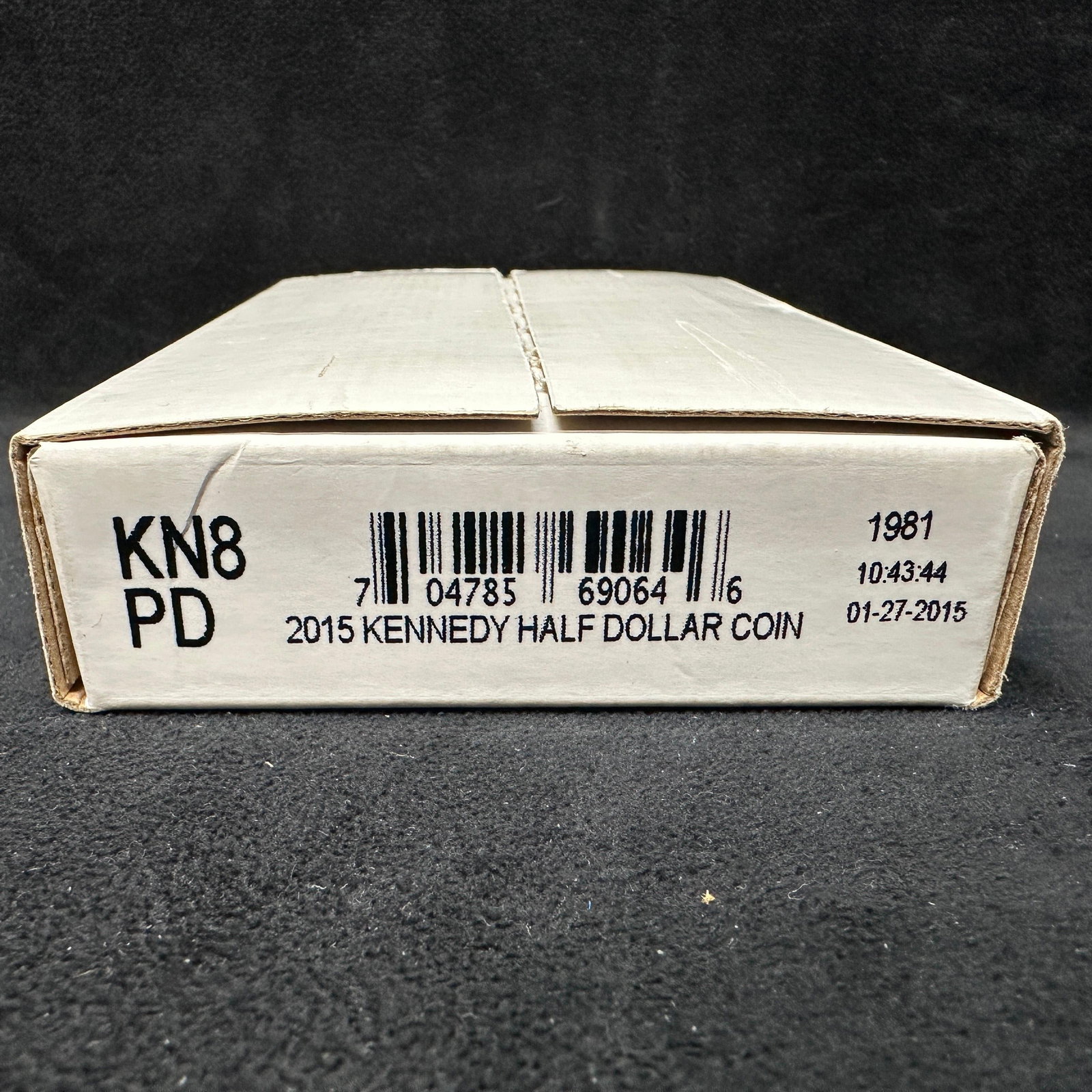 US Mint Sealed Box KN8 PD Mints 2015 Kennedy Half Dollar Rolls: 2015 P and D US Mint Kennedy Half Dollar Coin Rolls KN8 1 Roll (20 Coins) Philadelphia Mint 1 Roll (20 Coins) Denver Mint This item is in like-new, previously displayed/stored condition with light wea