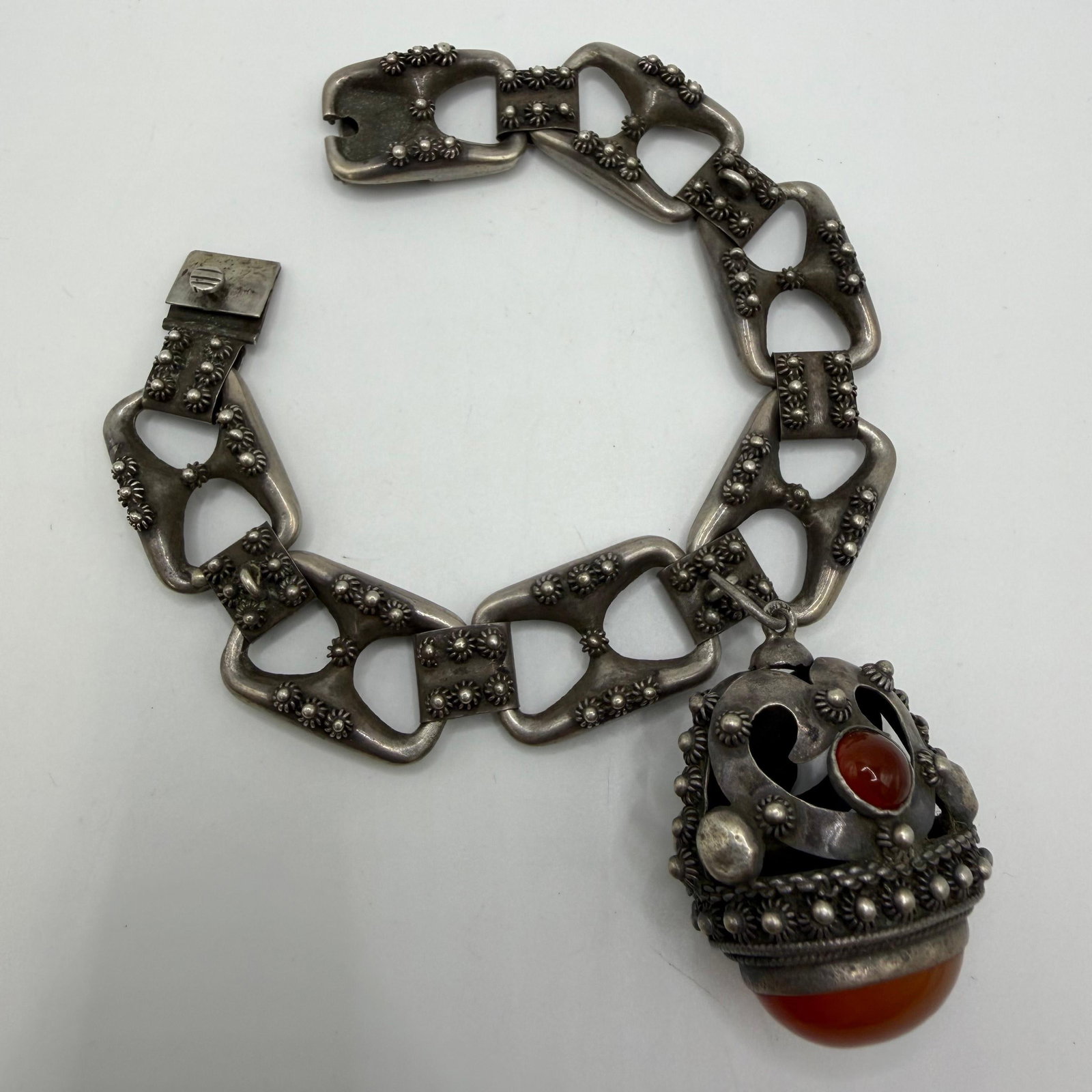 Silverwork Ornate Single Fob Charm Bracelet 800 Silver ER53 Carnelian: This item is in pre-owned, previously used/displayed condition with noticeable light wear and surface scratches. Please reference all photos for full details. This piece of jewelry has been carefully 