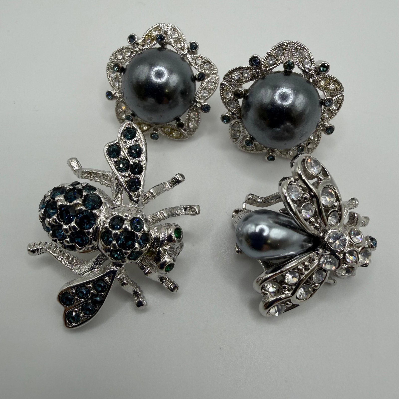 Joan Rivers Faux Pearl Blue Crystal Earrings and Bee Brooches HH22: These costume jewelry pieces are pre-owned and previously displayed, with light wear and surface scratches/markings. Please reference all photos for full condition details. Measurements: 1" - 1 1/