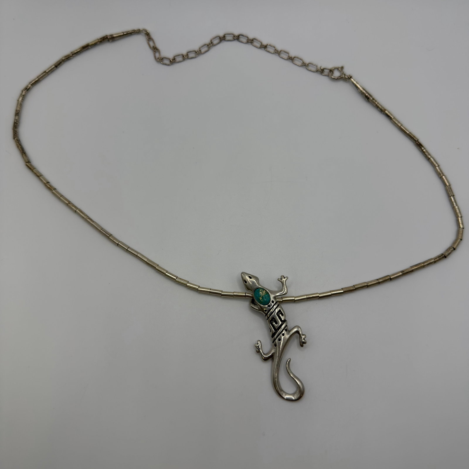 Turquoise Lizard Pendant Southwestern Style Necklace Sterling 925 Silver: This item is in pre-owned, previously used/displayed condition with noticeable light wear and surface scratches. Please reference all photos for full details. This piece of jewelry has been tested and