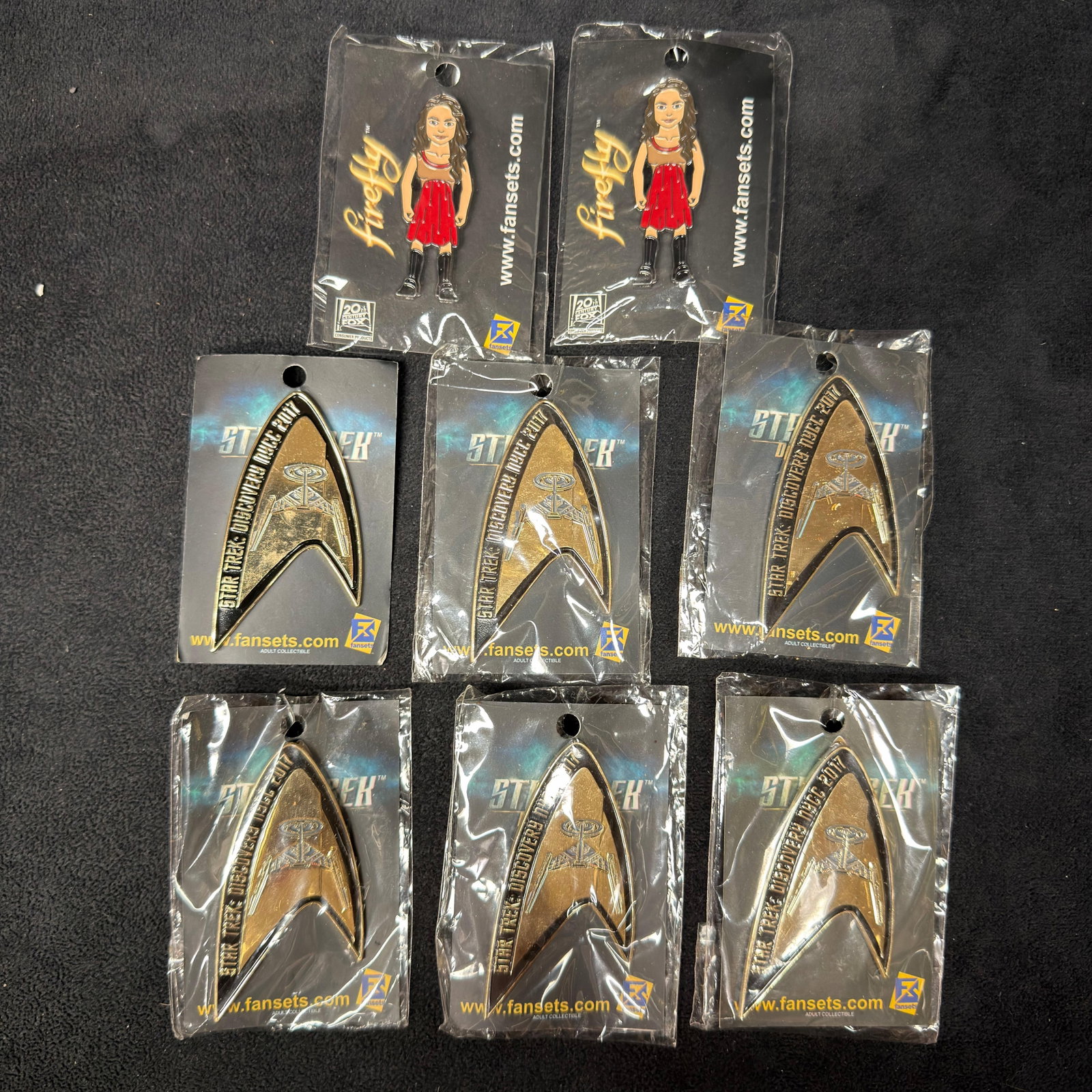 Lot of 8 Fansets Star Trek Discovery 2017 and Firefly Licensed Enamel Pins (1 of 5)