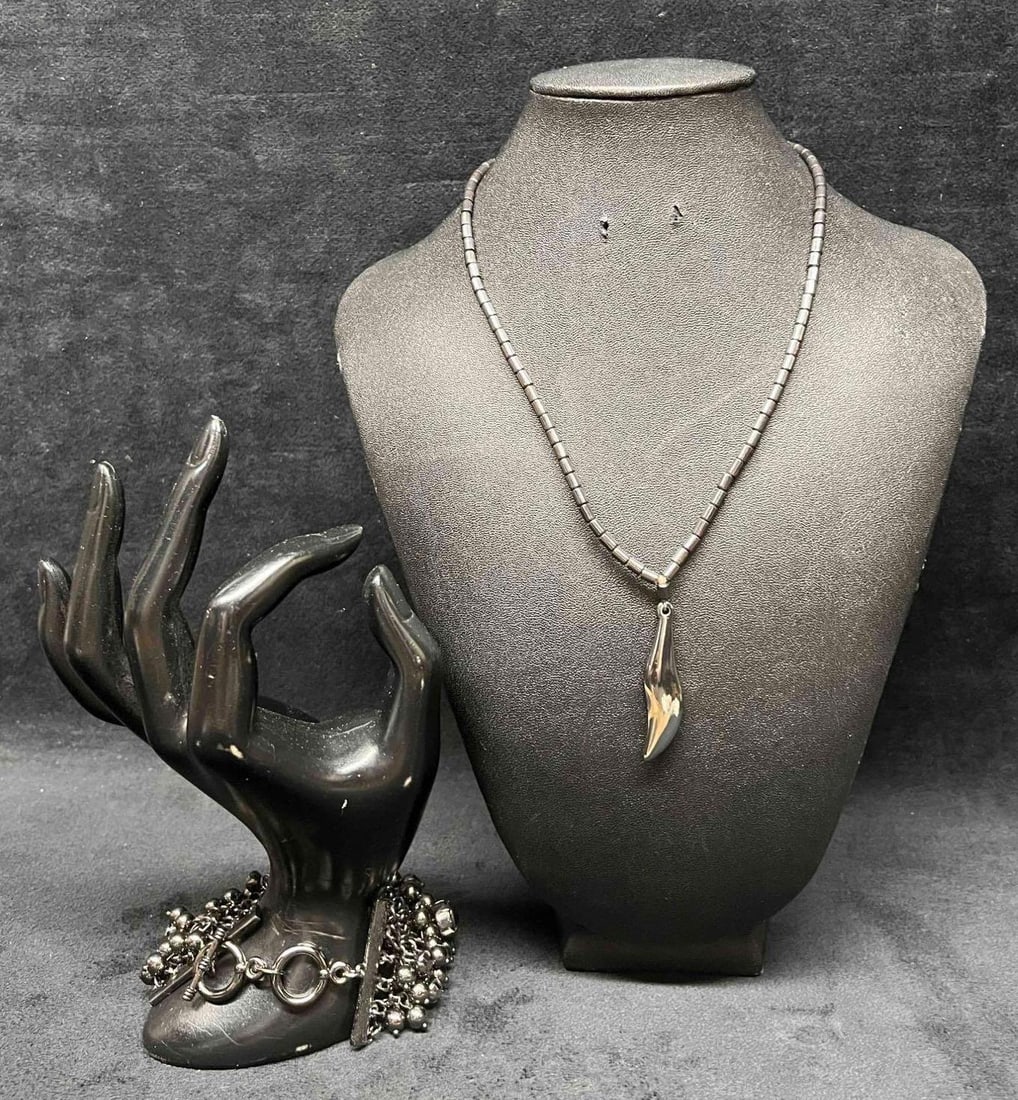 Silver Tone Necklace & Multiple Strand Beaded Bracelet Fashion Jewelry: This lot contains a Silver Tone Necklace & Multiple Strand Beaded Bracelet Fashion Jewelry. Altogether the necklace and bracelet weigh about 0.15lbs. The necklace and bracelet are 