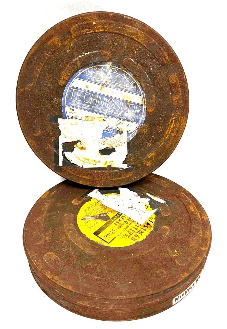 Two Vintage Kodak Technicolor Reel Case Can For Motion Pictures (2): This lot contains Two Vintage Kodak Technicolor Reel Case Can For Motion Pictures (2). Each Can is approx 10 1/2" x 10 1/2" x 1 3/4" and together the two weigh 1.7lbs. Overall the Film Cans are in ave