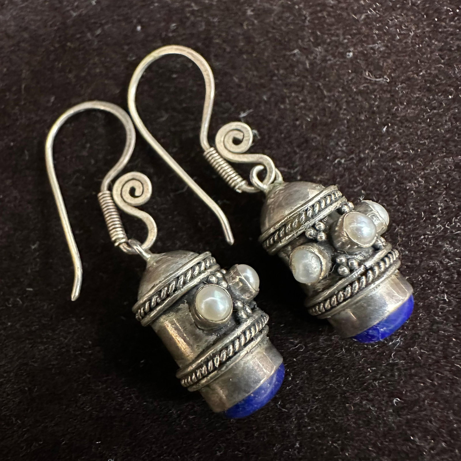Unmarked Tibetan Style Dangle Silver Earrings Pearl and Lapis: This item is in good pre-owned, previously used/displayed condition with noticeable light wear and surface scratches. Please reference all photos for full details. This piece of jewelry has been teste