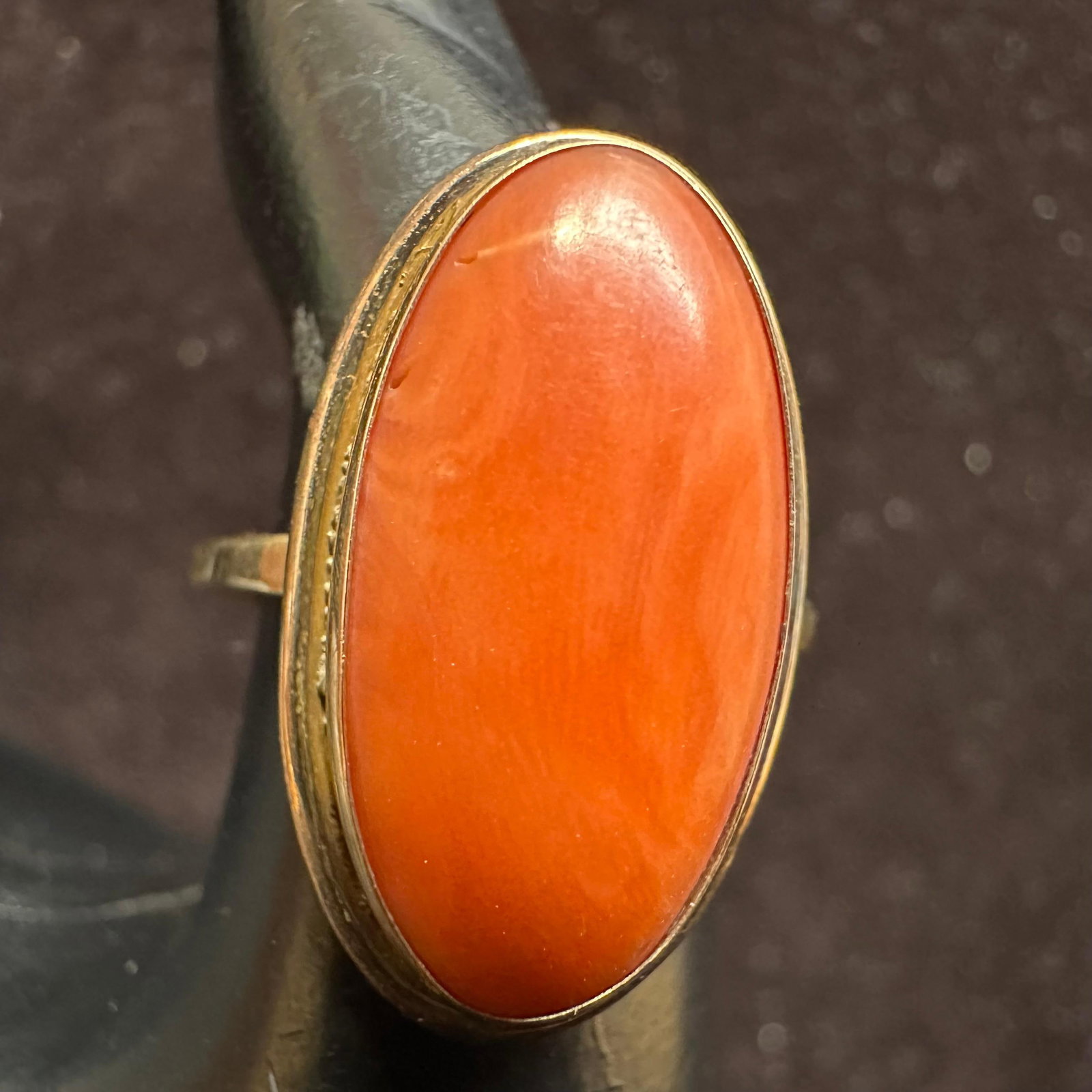 Spiny Oyster Shell Oval Setting 14K Gold Unmarked Ring: This item is in good pre-owned, previously used/displayed condition with noticeable light wear and surface scratches. Please reference all photos for full details. This piece of jewelry has been teste