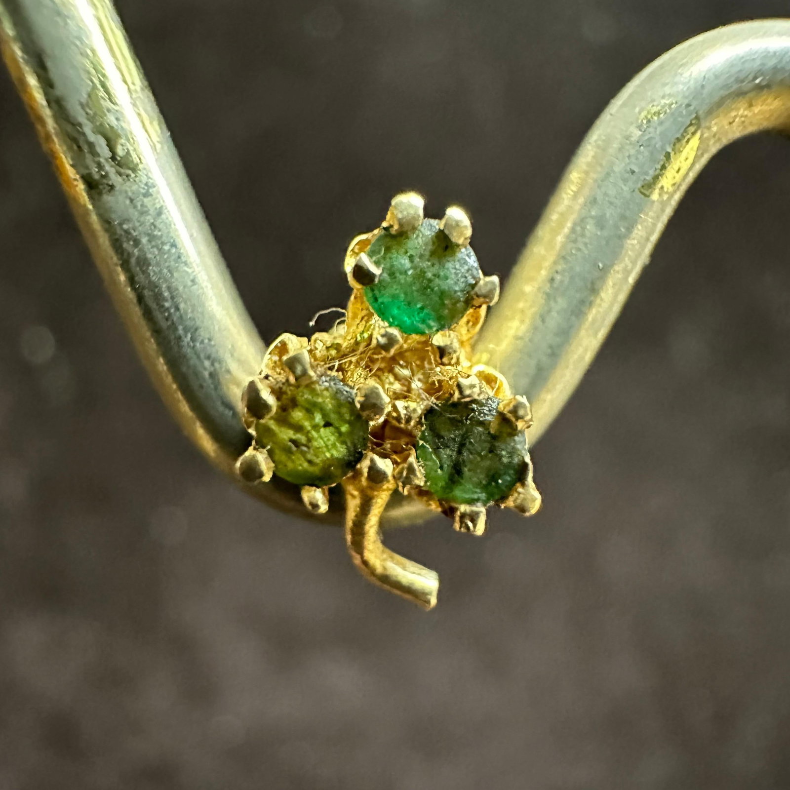 14K Yellow Gold Clover Green Stone Earrings: This item is in good pre-owned, previously used/displayed condition with noticeable light wear and surface scratches. Please reference all photos for full details. This piece of jewelry has been teste