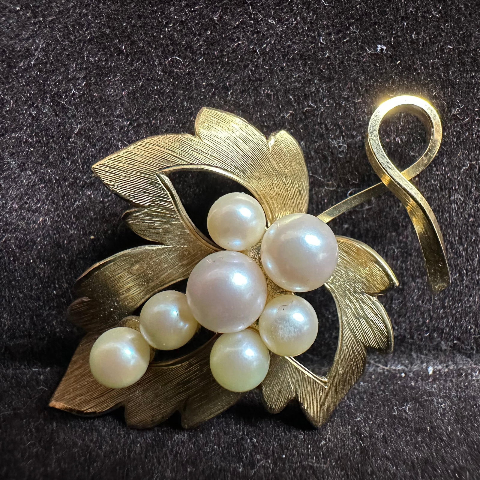 Leaf Gold Filled Wells Sterling Cultured Pearl Brooch: These items are in good pre-owned, previously used/displayed condition with noticeable light wear and surface scratches. Please reference all photos for full details. These pieces of jewelry have