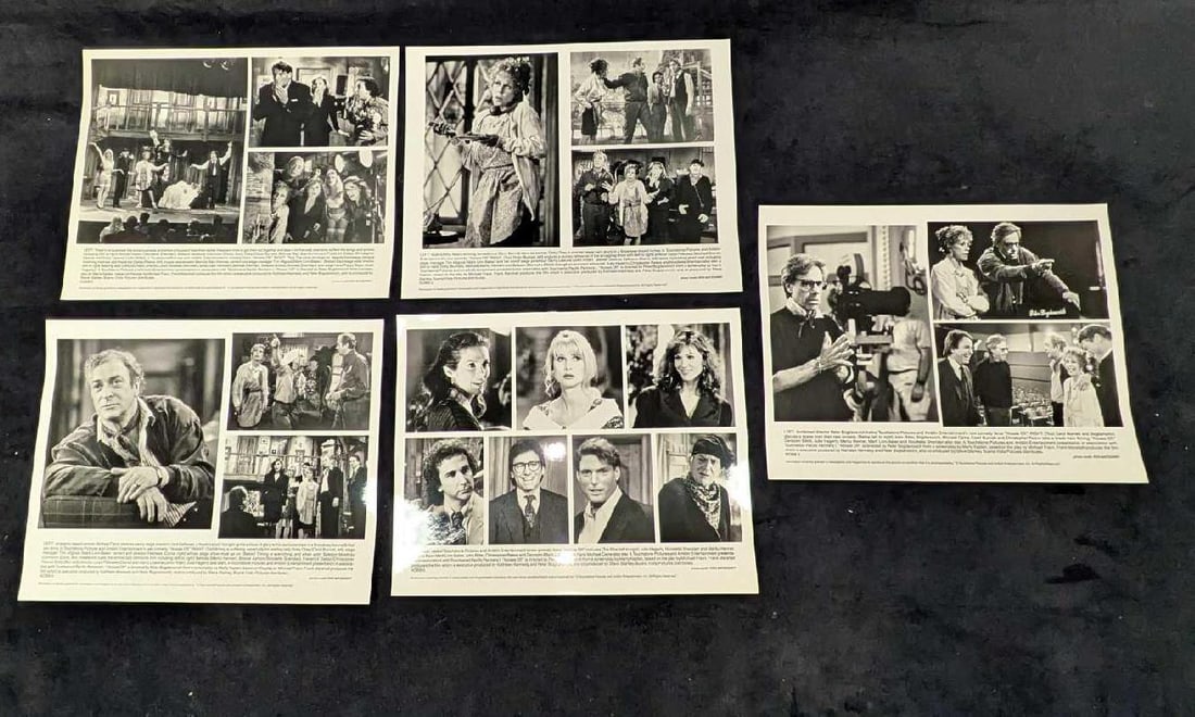 5 Touchtone Noises Off B/W Publicity Photos Christopher Reeve: 5 Touchtone Noises Off B/W Publicity Photos Christopher Reeve. Each photo is approx 10" x 8" and total weight is 0.14lb. There is some shelf wear on the original envelope the photo prints are in.