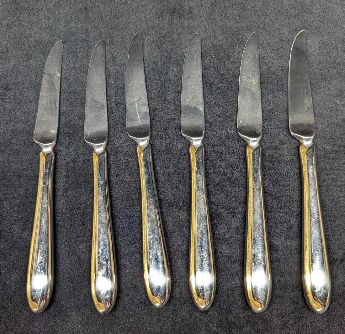 6 Retired Mikasa Estasi Stainless French Knives: 6 Retired Mikasa Estasi Stainless French Knives. This series was released from 1982 - 2004. Each knife is approx 8 1/4" and together they weigh 0.84lb. Made in Japan. The stainless steel knives a