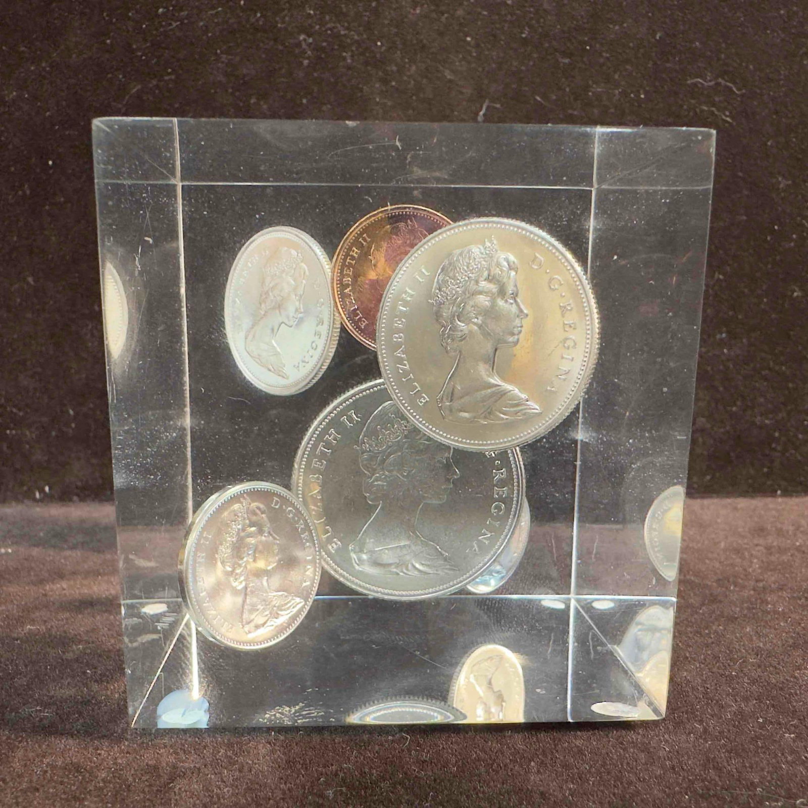 Vintage 1970 Canadian Coins In Lucite Cube Paperweight (1 of 8)