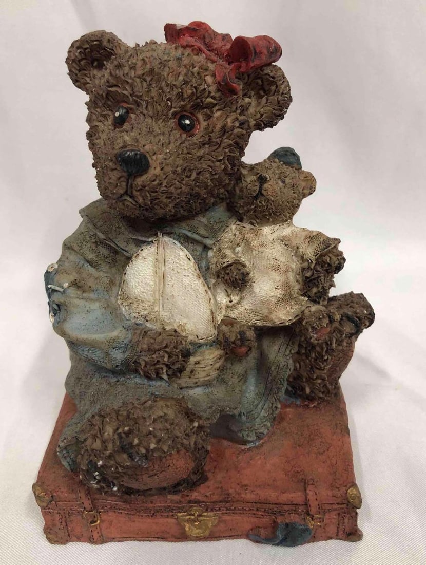 Boyds Bears Friends Replica Figurine 1993 Bailey Bear With Suitcase Copy (1 of 7)