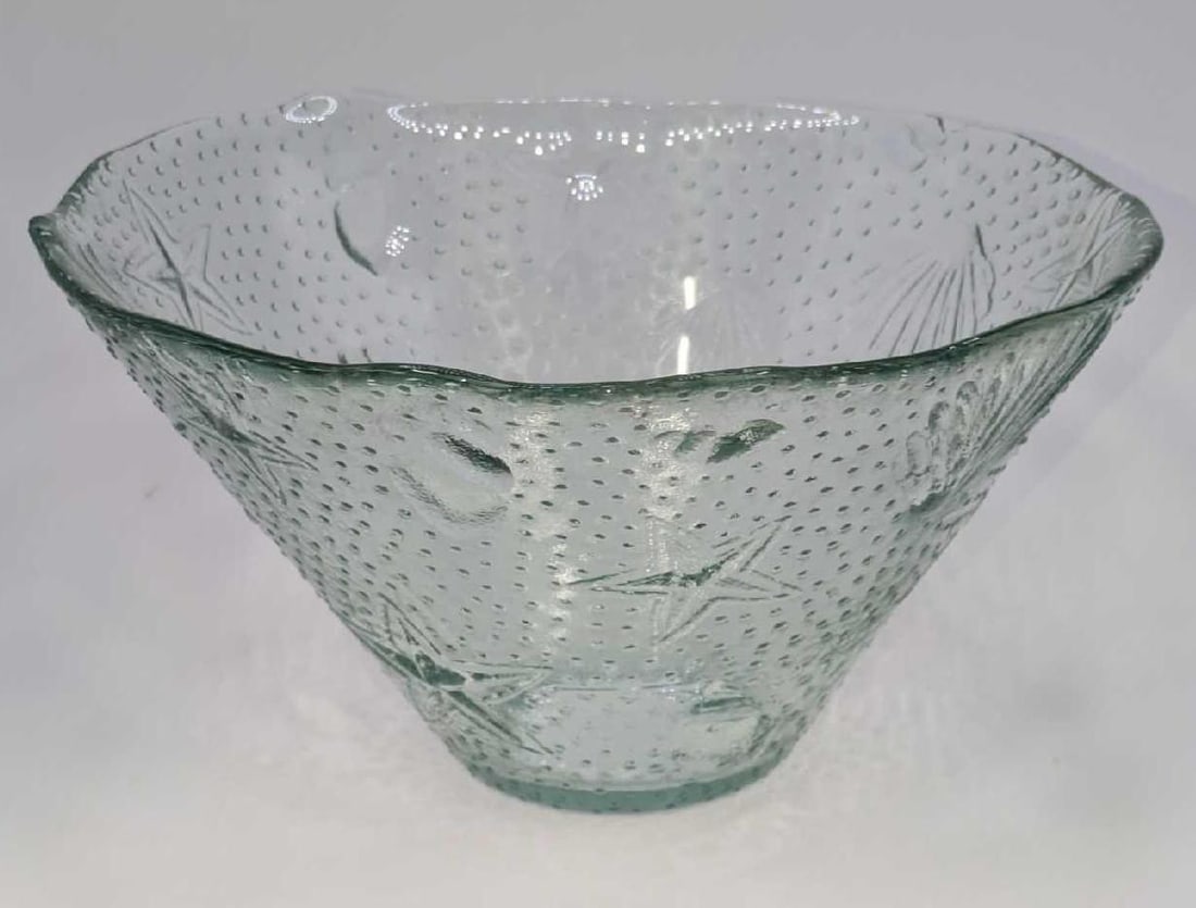 Recycled Glass Coastal Beach Themed Glass Bowl: Recycled Glass Coastal Beach Themed Glass Bowl. This is approx 7" x 7" x 3 3/4" and it weighs 1.19lb. The bowl has a imperfection/chip on the top rim. Please see the images as they are part of th