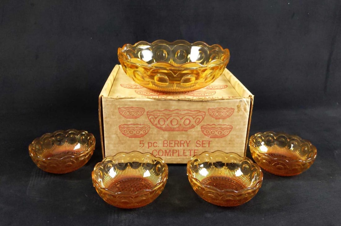 Five Vintage Berry Glass Bowls Large And Small: This lot includes: (4) Small Glass Berry Bowls. These are approx 4 1/2 x 4 1/2" x 2". (1) Large Glass Berry Bowl. This is approx 8 1/2" x 8 1/2" x 3". Comes in their original box w