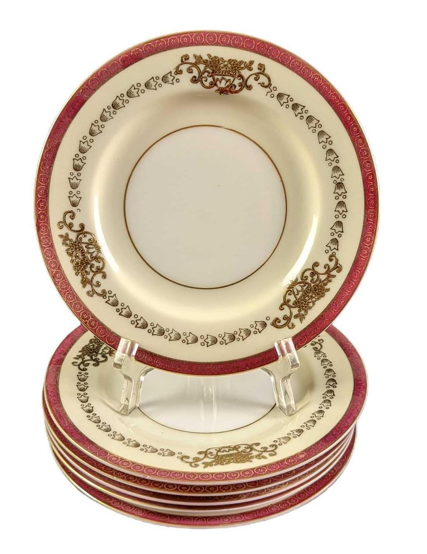 6 China Maroon Trim With Gold Inlay Bread & Butter Plates: Six Japanese China Maroon Trim With Gold Inlay Bread & Butter Plates. Each is approx 6 1/4" and together they weigh 2.04lbs. The plates are in a good, vintage condition with no chips or cracks. Please