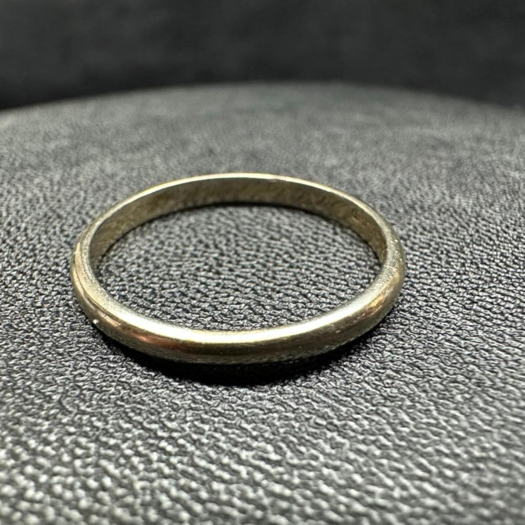 Vintage 14k White Gold Thin Wedding Band: This piece of jewelry has been tested and researched prior to listing. Please view all our pictures they are part of our description. DETAILS: Metal - 14k Gold Color - Silver/White Gold Stones - none 