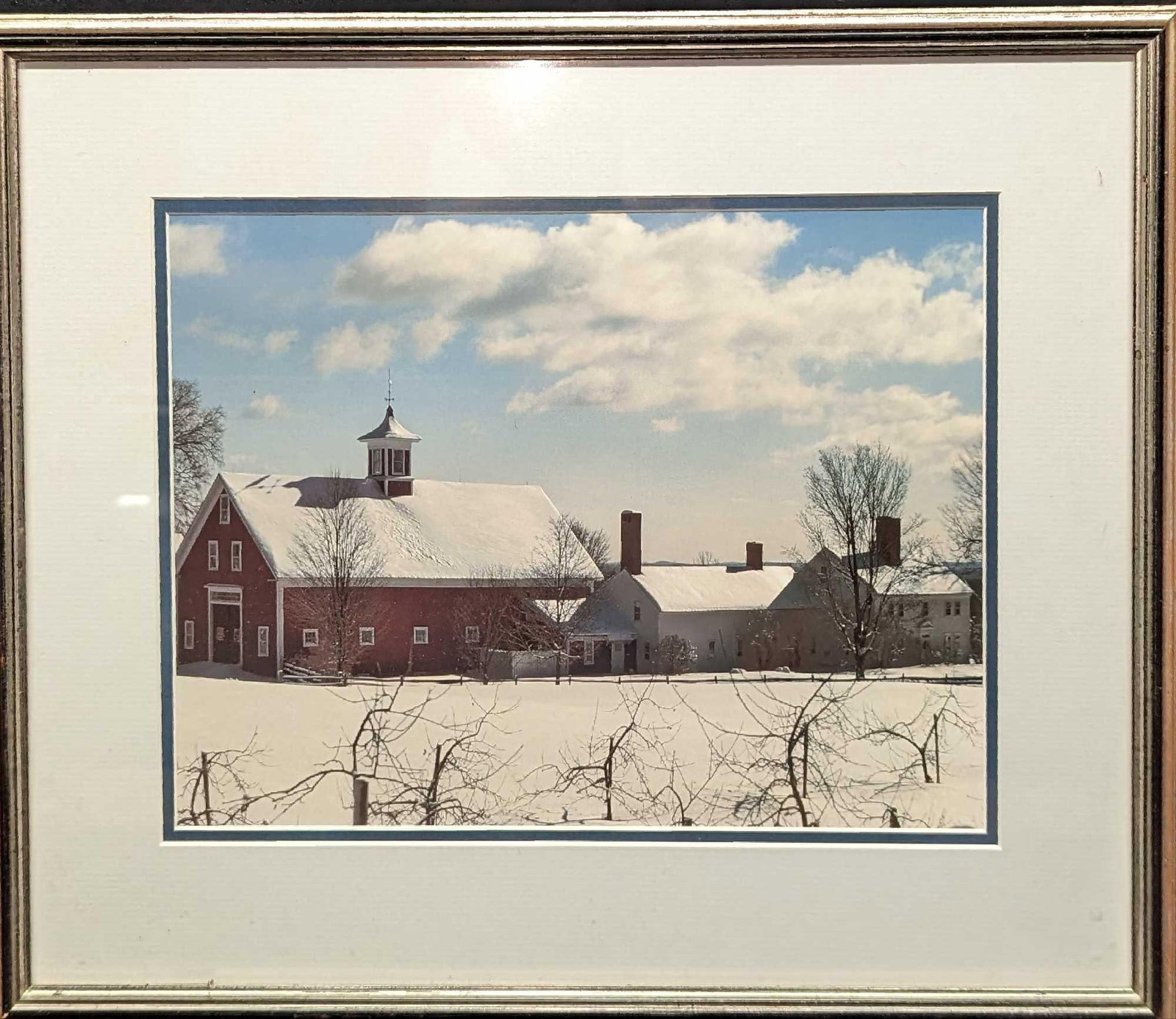 Framed Snow Covered Winter Barn Photo: Framed Snow Covered Winter Barn Photo. This is approx 16" x 3/4" x 13" and it weighs 2.21 lbs. The frame has small chips. The photo was not marked or signed by the photographer.