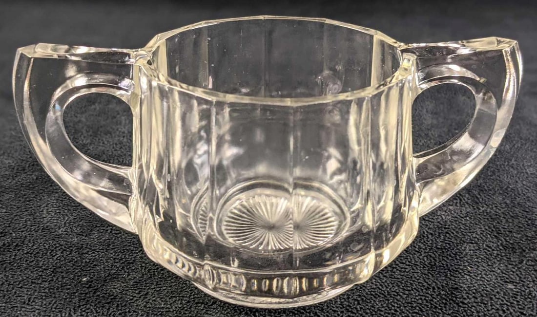 Vintage Glass Open Sugar Bowl: Vintage Glass Open Sugar Bowl. Is it not marked, but it resembles the sugar bowls Indiana Glass would make. The glass bowl is approx 6" x 3" x 3" and it weighs under one pound at 0.84.lb and is 