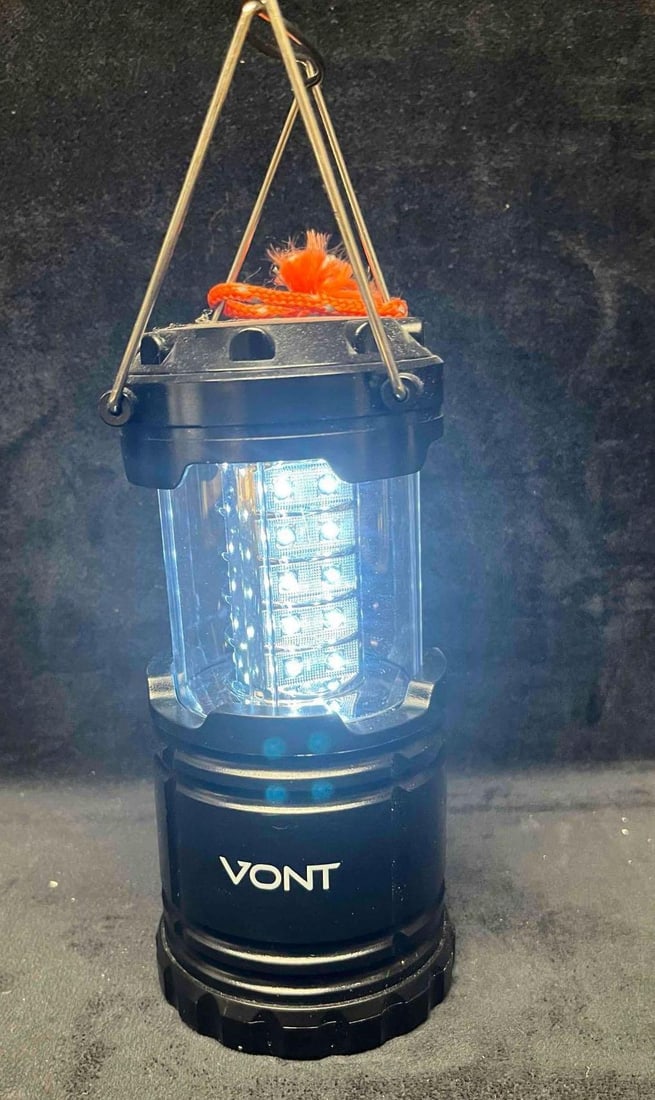 Vont Travel Camping Light: This lot contains a Vont Travel Camping Light. It is approx 3 1/2" x 3 1/2" x 5". Total weight is 10oz. Overall the Vont light is in good pre owned condition with no noticeable flaws. Please