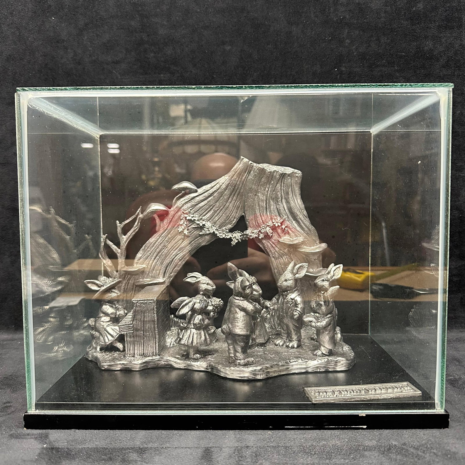 Michael Ricker The Bunny Wedding Pewter Figurines in Glass Case (1 of 12)