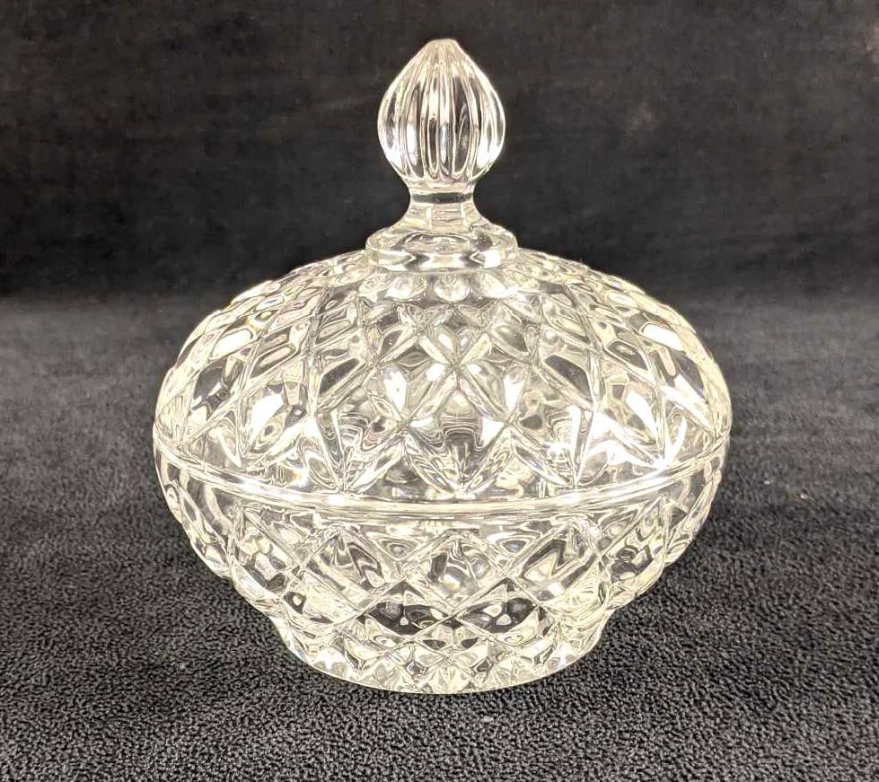Vintage Glass Holder With Lid Cady Holder Small: Vintage Glass Holder With Lid Cady Holder Small This beautiful holder can be used for candy, jewelry, or anything small you need held. This comes with a lid and is elegantly cut. This holder has no kn