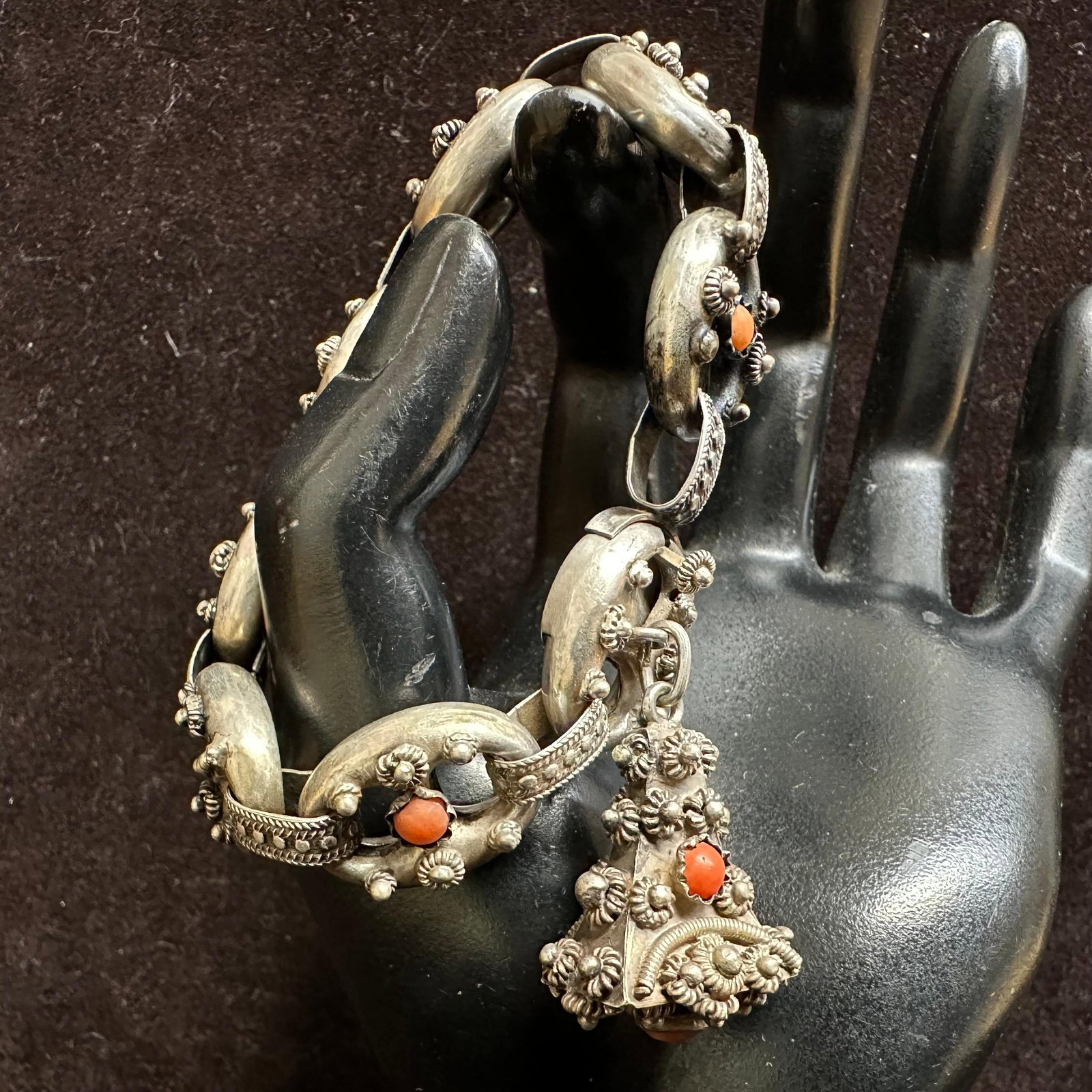 800 Silver Chunky Puff Mariner Chain Spiny Oyster Shell Charm Bracelet R6: This item is in good pre-owned, previously used/displayed condition with noticeable light wear and surface scratches. Please reference all photos for full details. This piece of jewelry has been teste