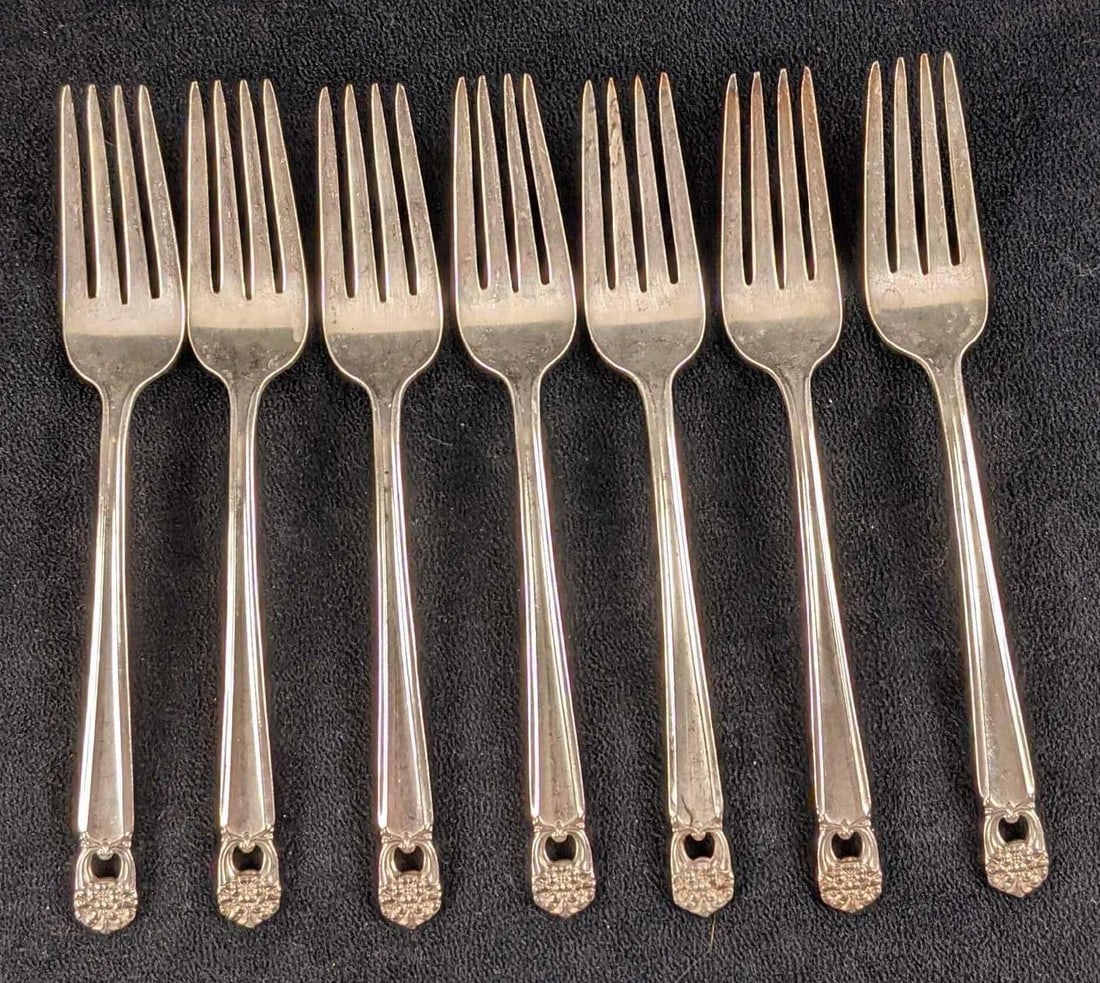 Seven Vintage Eternally Yours Silverplate Forks: This lot includes eight " Eternally Yours" Silverplate Forks by International Silver. This retired series was released from 1941 - 1973. These are approx 7 1/2" long. Forks are in a good, vintage