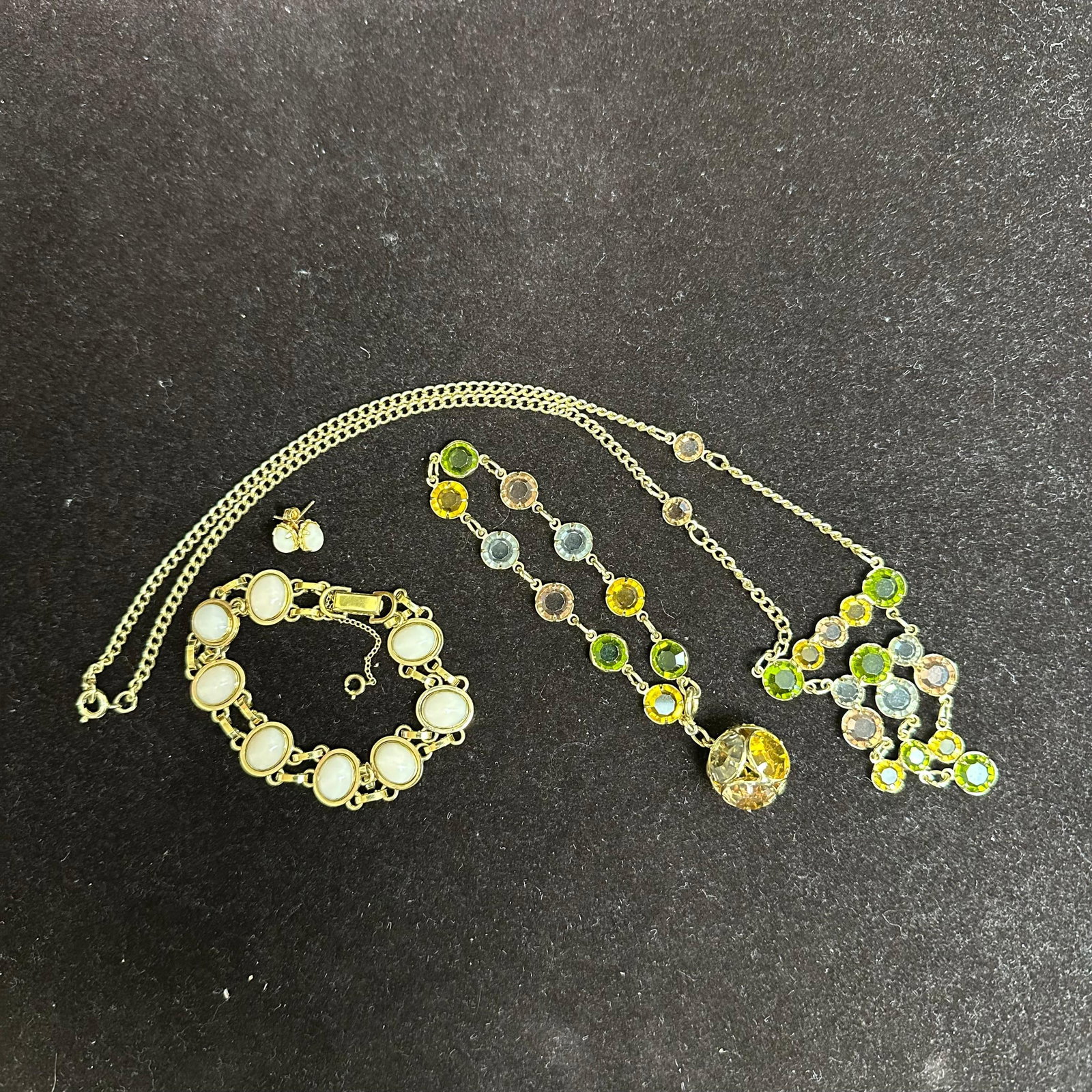 Costume Jewelry Set Necklace Bracelet Earrings R67 (1 of 4)