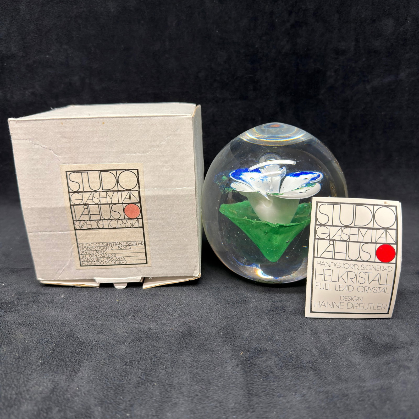 Studio Ahus Sweden Art Glass Paperweight Floral Abstract White Blue Green Flower ER62 (1 of 7)