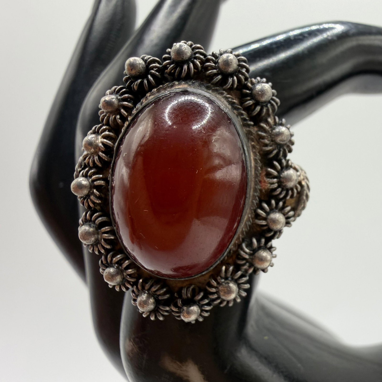 Carnelian Oval Ornate Floral Motif Sterling Silver Statement Ring ER67: This item is in pre-owned, previously used/displayed condition with noticeable light wear and surface scratches. Please reference all photos for full details. This piece of jewelry has been carefully