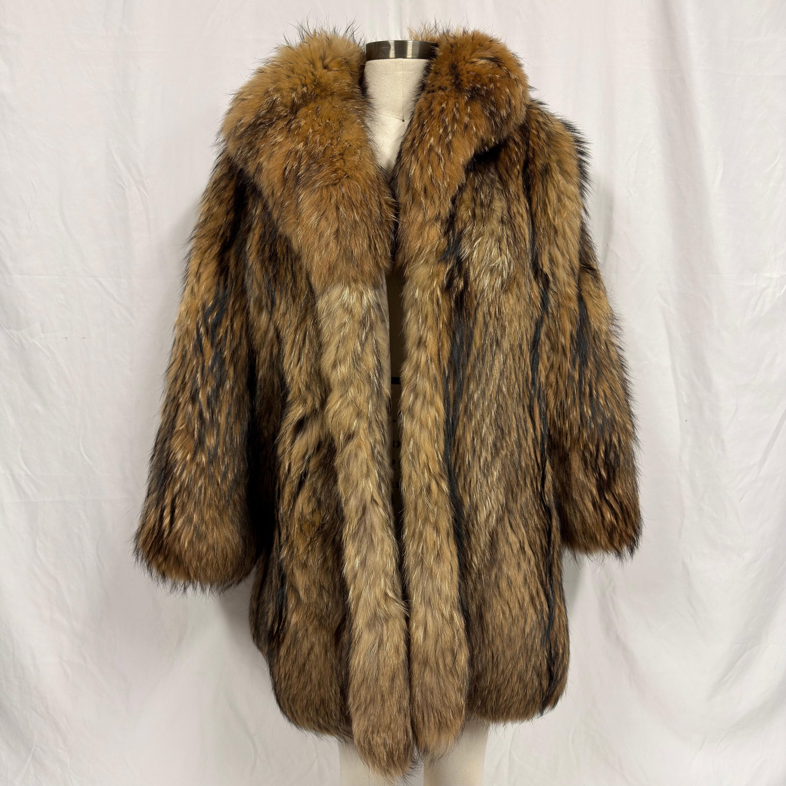 Tanuki Japanese Raccoon Dog Fur Coat FurHH (1 of 5)