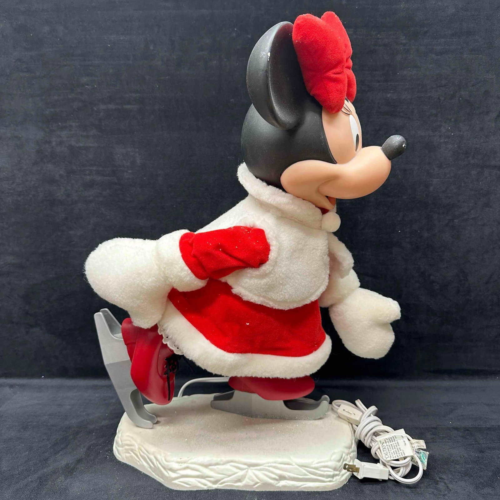 Santa's Best Disney Minnie Mouse Animated Skating on Ice Holiday Decor Animation (1 of 8)
