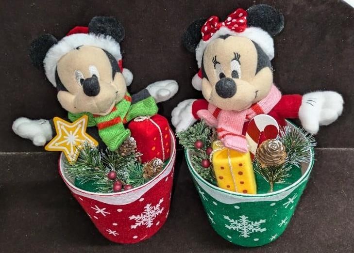 Prima Creations Disney Mickey & Minnie Mouse Christmas Plush Pots: Prima Creations Disney Mickey & Minnie Mouse Christmas Plush Pots.Each plush has either Mickey or Minnie in an festive pot of faux Christmas plants. Each is approx 9" x 8" x 10 1/2" and the total