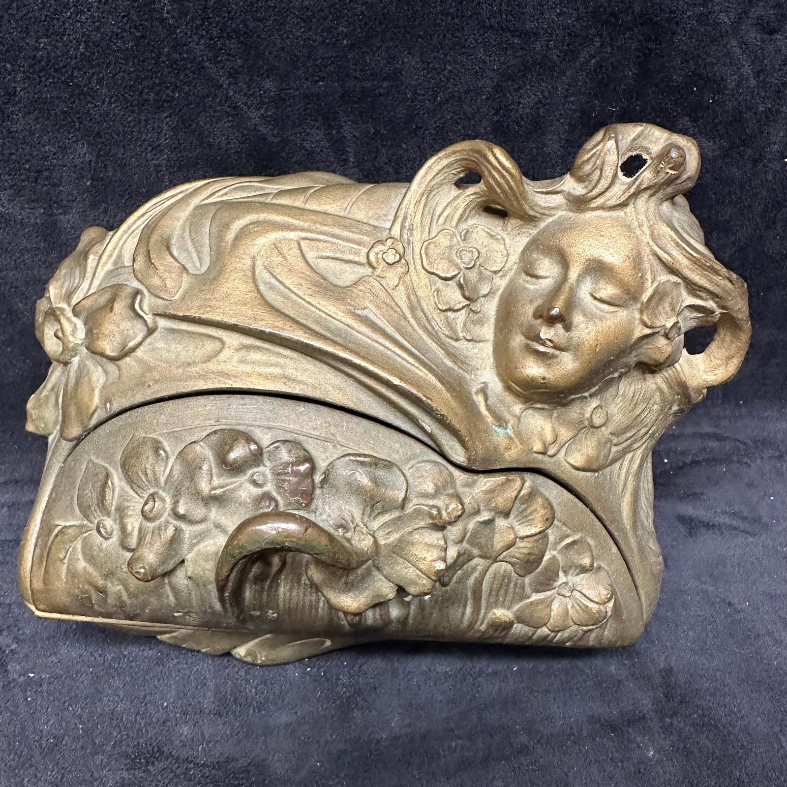 Art Nouveau Gilt Bronze Femme Fleuri Jewelry Box Signed Madurell: Art Nouveau gilt bronze jewelry box or casket keepsake featuring a sculptural female figure surrounded by flowing hair and floral motifs in the Art Nouveau style. The hinged box is cast in relief with