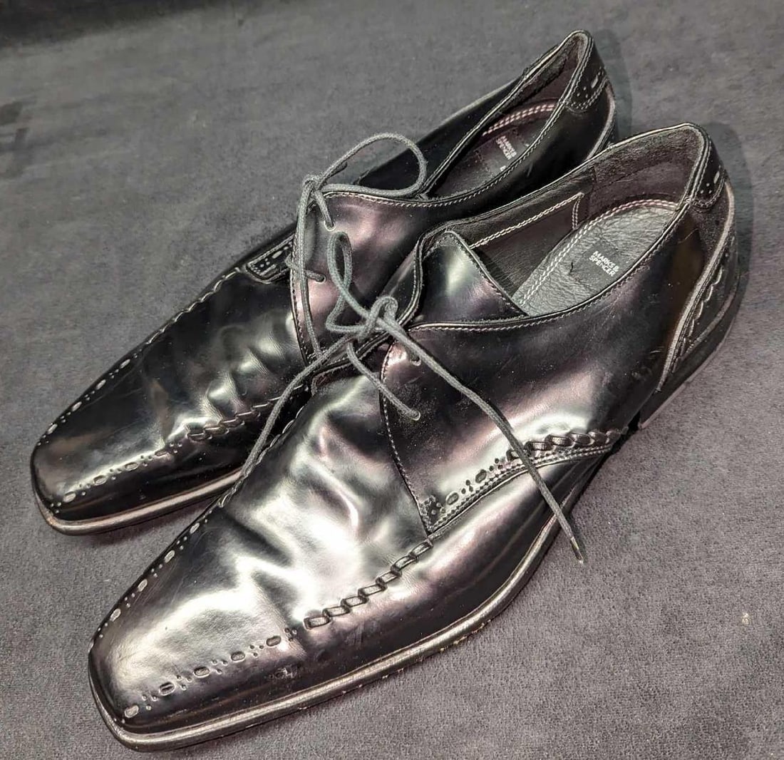 Leather Jeffery West Britannia's Sole Men's 13 Shoe: Leather Jeffery West Britannia's Sole Men's 13 Shoe. Still has the original tags. Each is approx 13 1/2" x 4 1/2" x 4 1/2" and the total weight is 2.38lb. The shoes have shelf wear and some scratches 